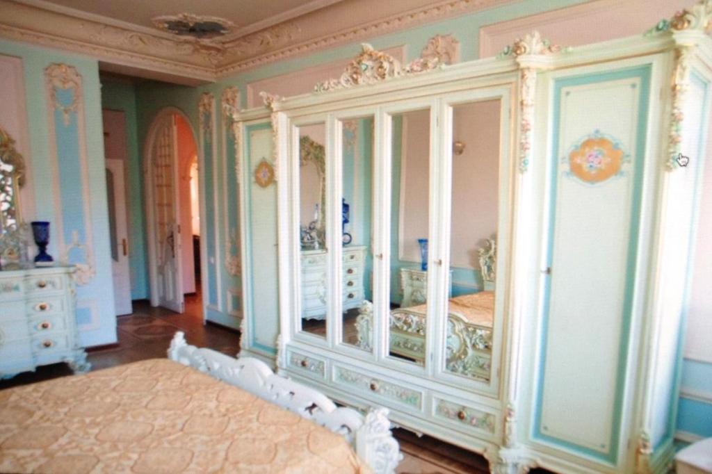 Apartments on Bolshaya Konyushennaya 13 photo