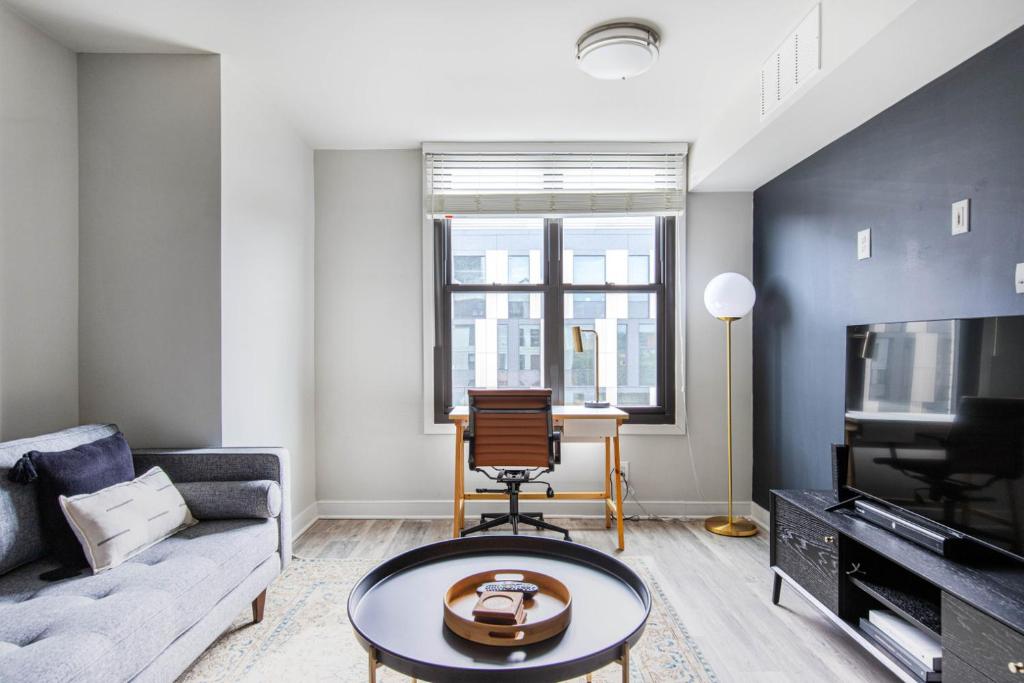 Foggy Bottom 1BR w WD Gym 3 blocks to Metro WDC-269