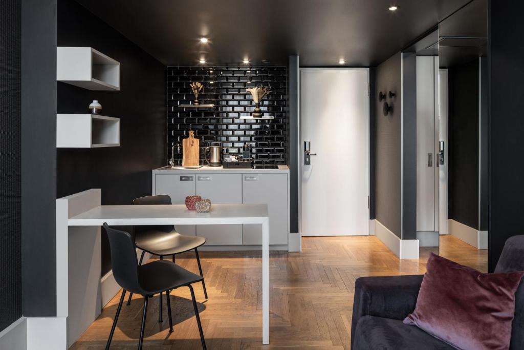 Hotel AMANO Rooms & Apartments — Hotel rooms in Berlin, Berlin