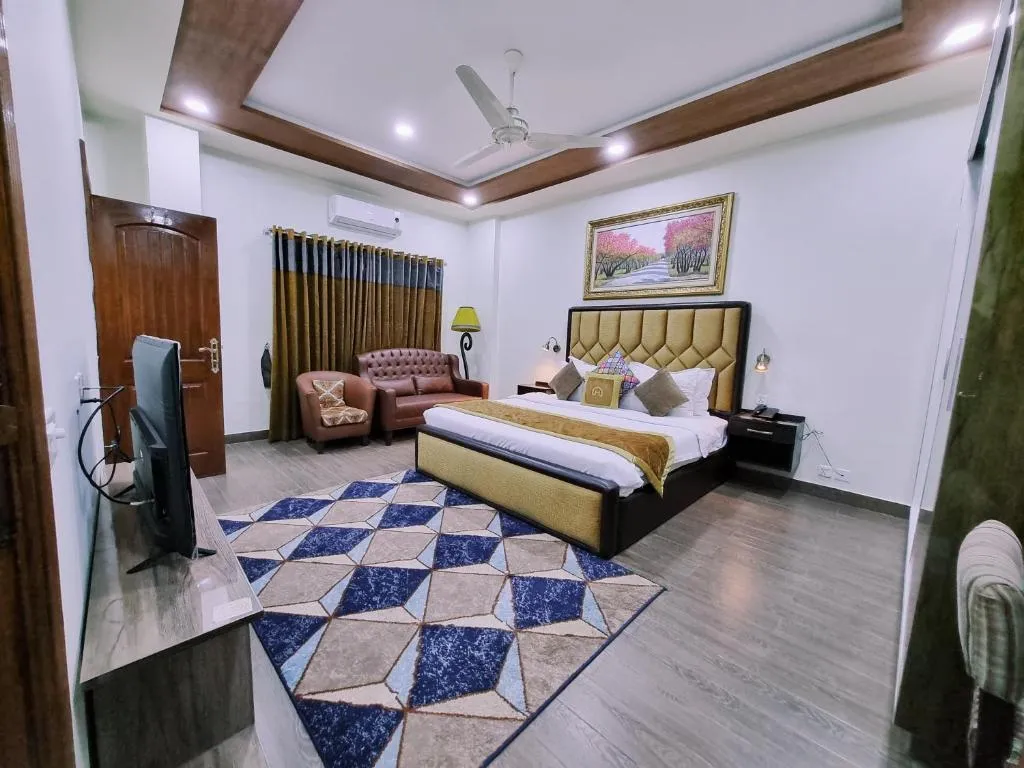 Hayyat Luxury Hotel Suites, hotel in Lahore