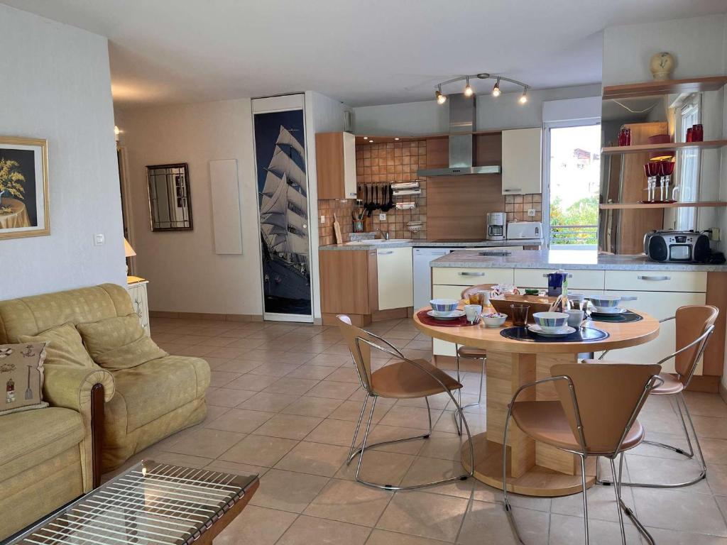 Appartement Lumineux à 1,5 km de la Plage avec 2 Terrasses - Fréjus - FR-1-226A-159 - 4