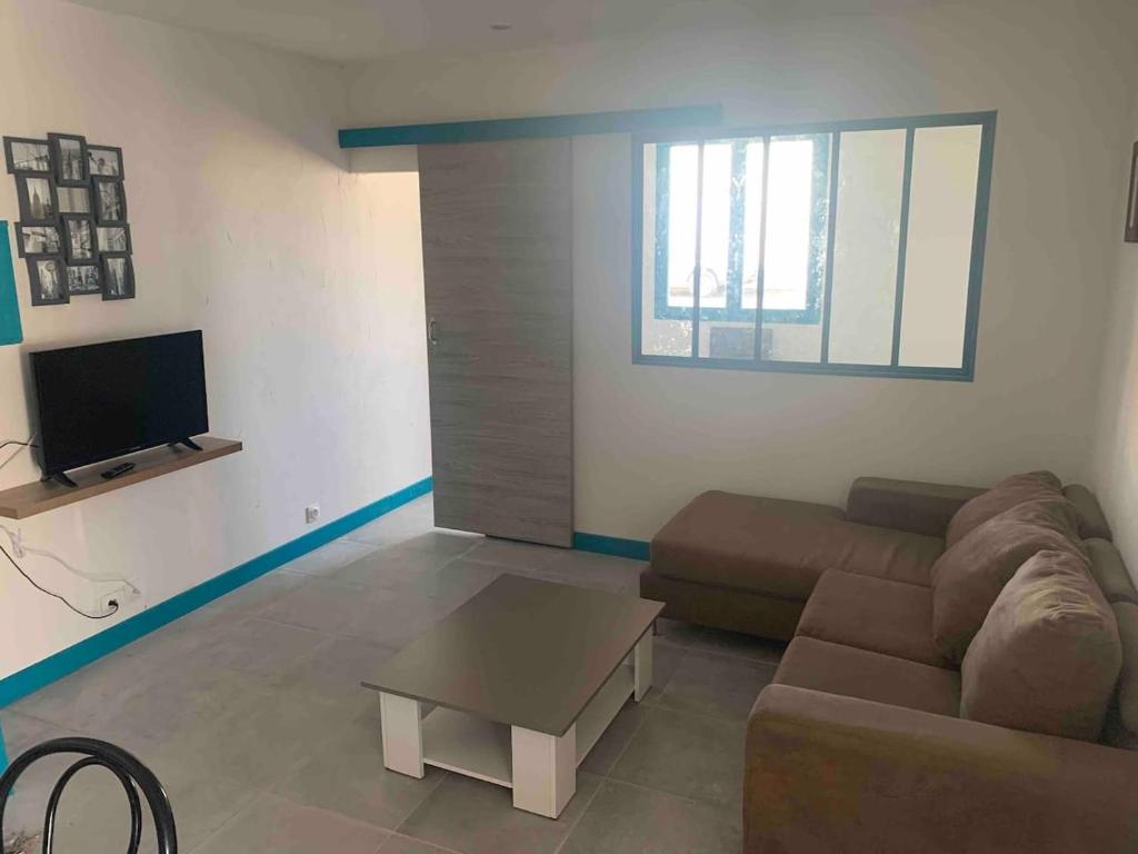 LE DEPOT appartement du port à Champvert, Champvert