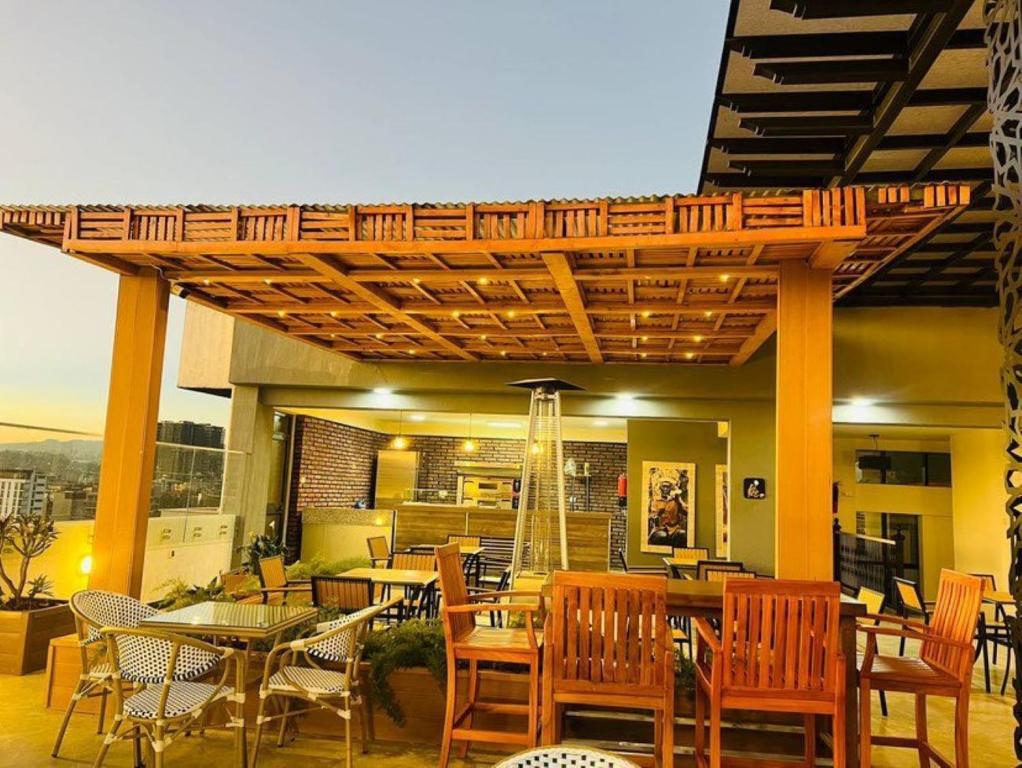 Triple-e Hotel and Spa - img