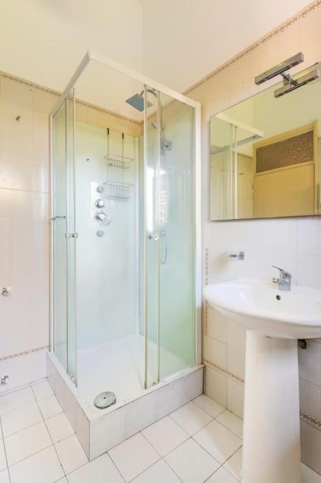 mondello sea view beach apartment - 3