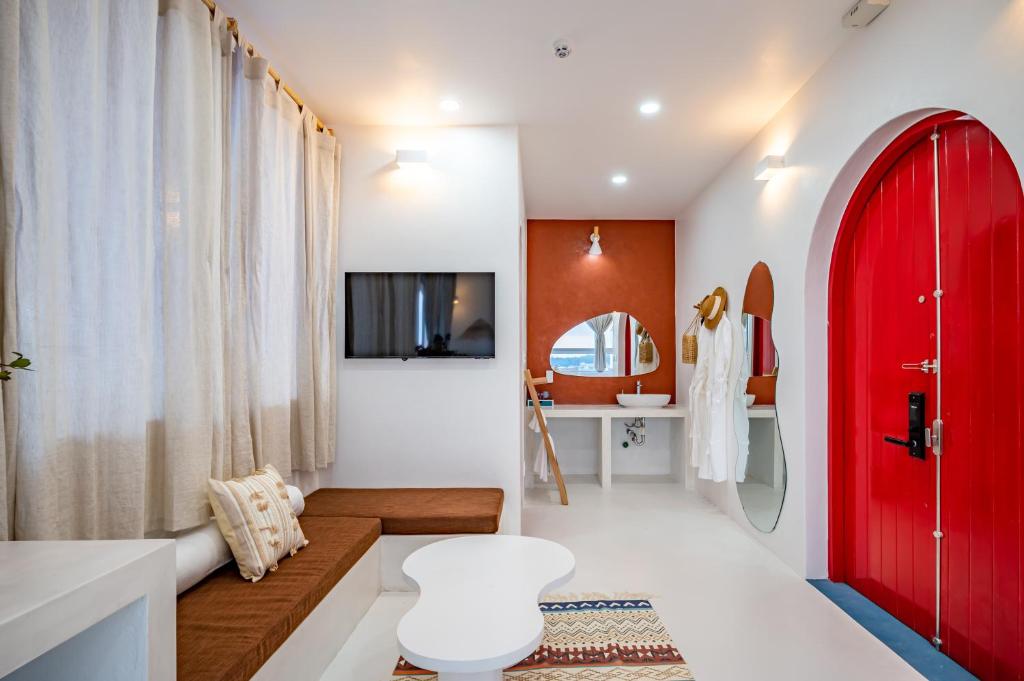 Shared lounge/TV area