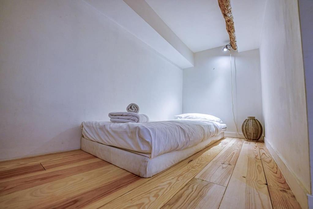 New - 1 Bed Apt Central Antibes - 4