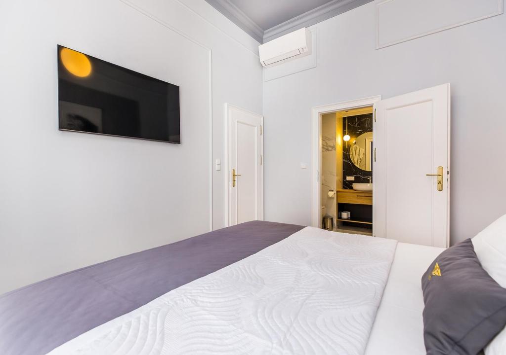 Bentis Luxury Apartments photo