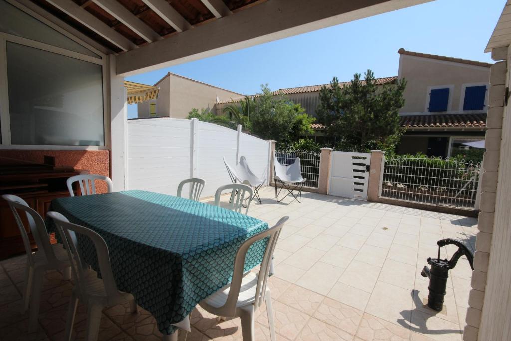 Agréable Maison de vacances climatisee, 2 chambres pour 5 couchages, Résidence securisee avec piscine commune LE CLOS DE SOCORRO, 800m de la plage Portiragnes plage LRCS95 - 2