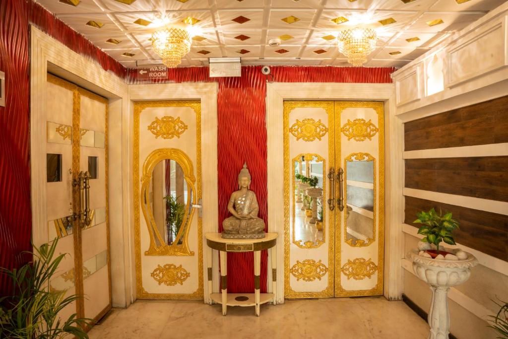 フロント・ロビー