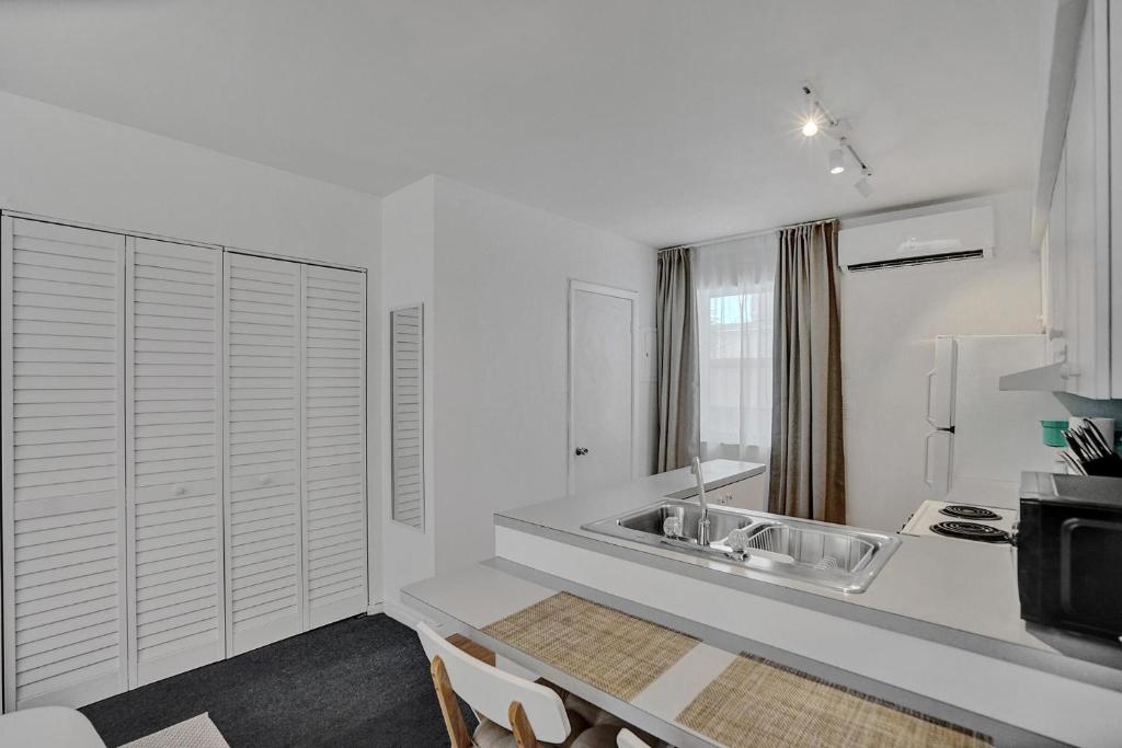 Suite #1 - Marine Villas Hollywood - 1 Bedroom photo