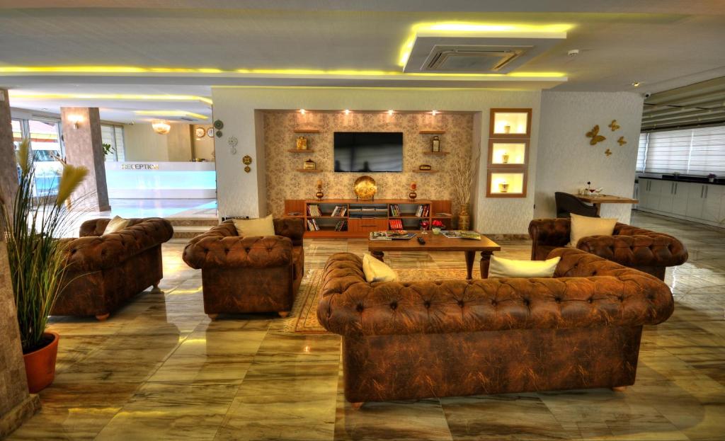 Golden Deluxe Hotel photo