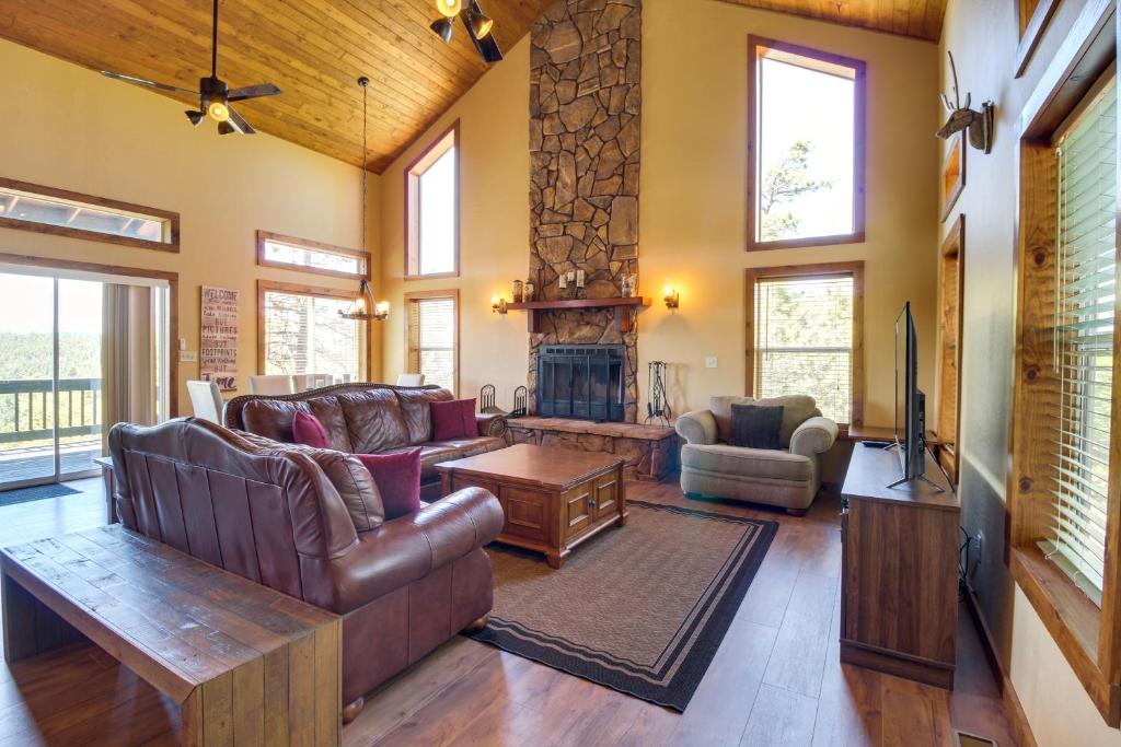 Mtn-View Hilltop Hideaway with Deck in Show Low, Show Low