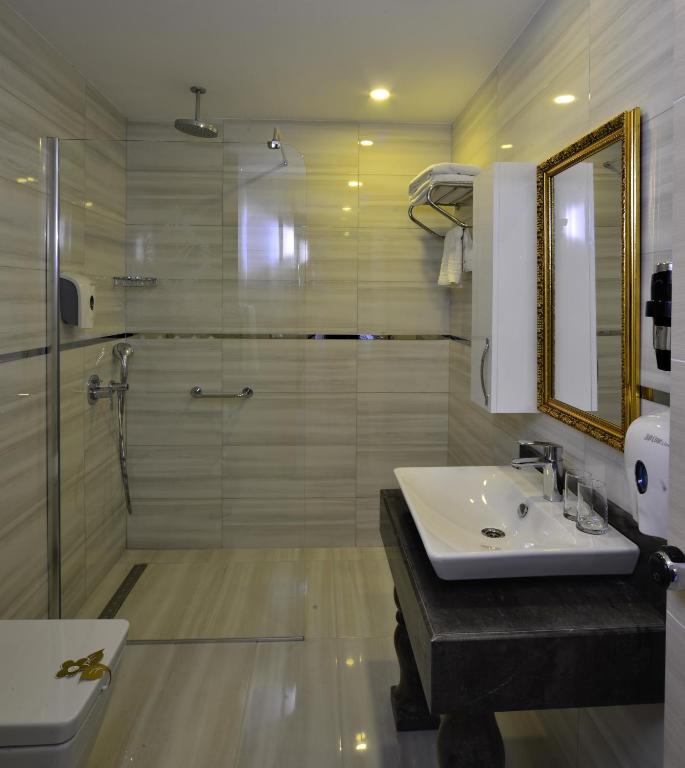 Azura Deluxe Resort & Spa - Ultra All Inclusive — Hotel rooms in Avsallar