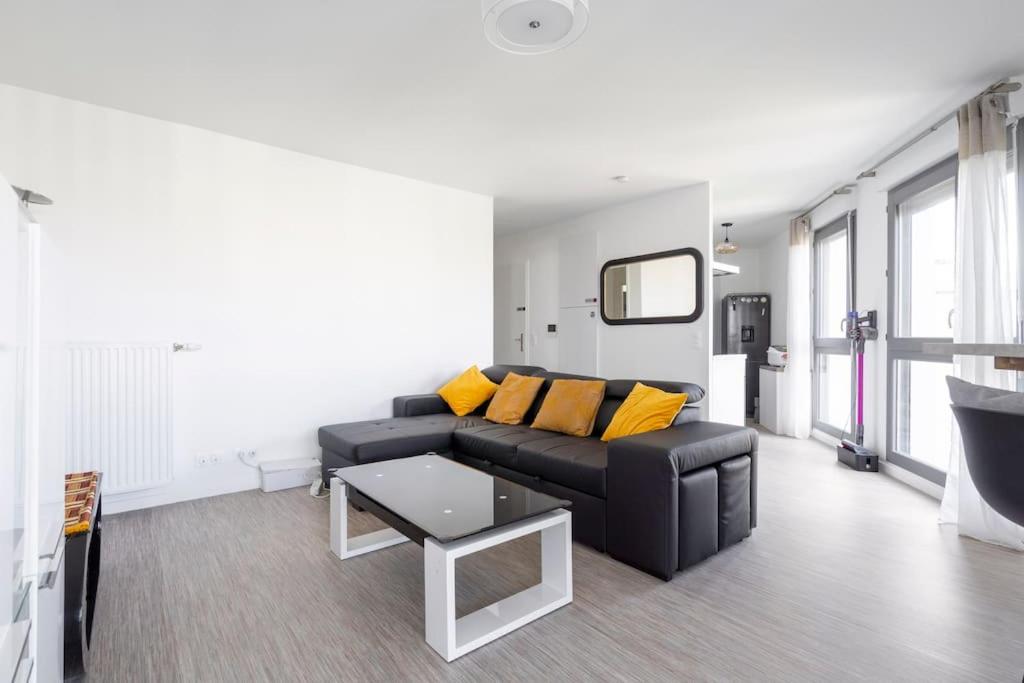 Cocon Villanueva, Saint-Denis