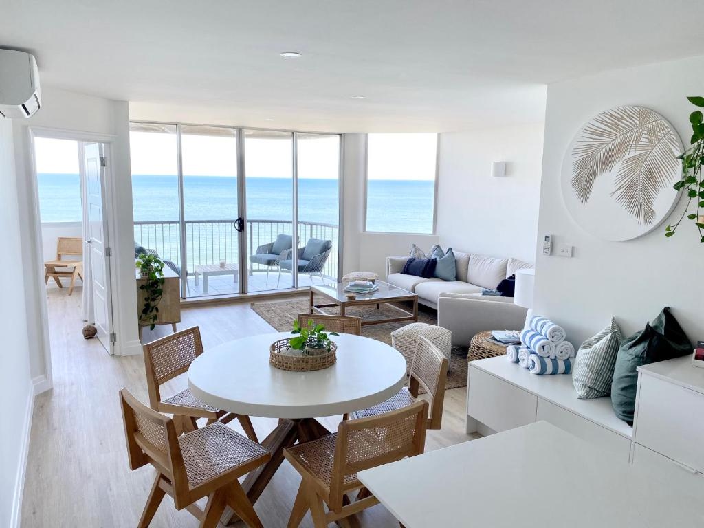 Monterey Lodge - Unit 18, 27 Warne Terrace, Kings Beach Caloundra, Caloundra