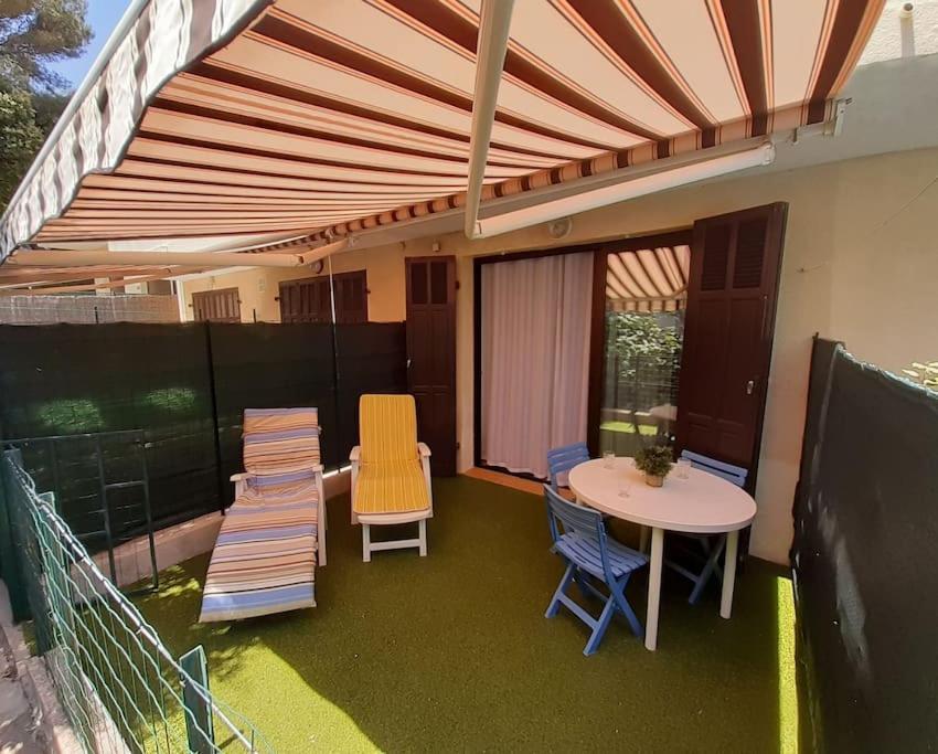 T1 rez de jardin avec grande terrasse – St Aygulf - 2