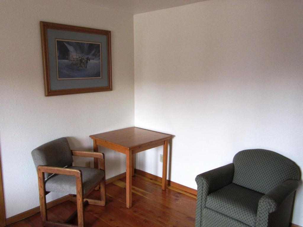 Yellowstone Country Inn Photo 33