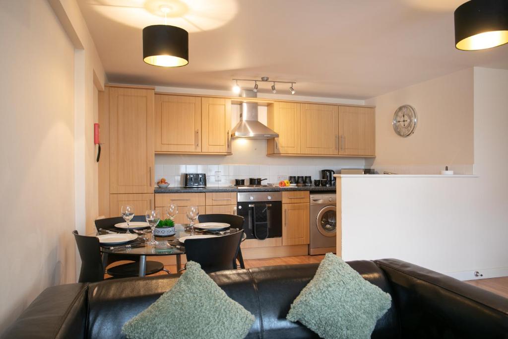 OnPoint - Lovely 2 Bed Apt - Heart of the city!