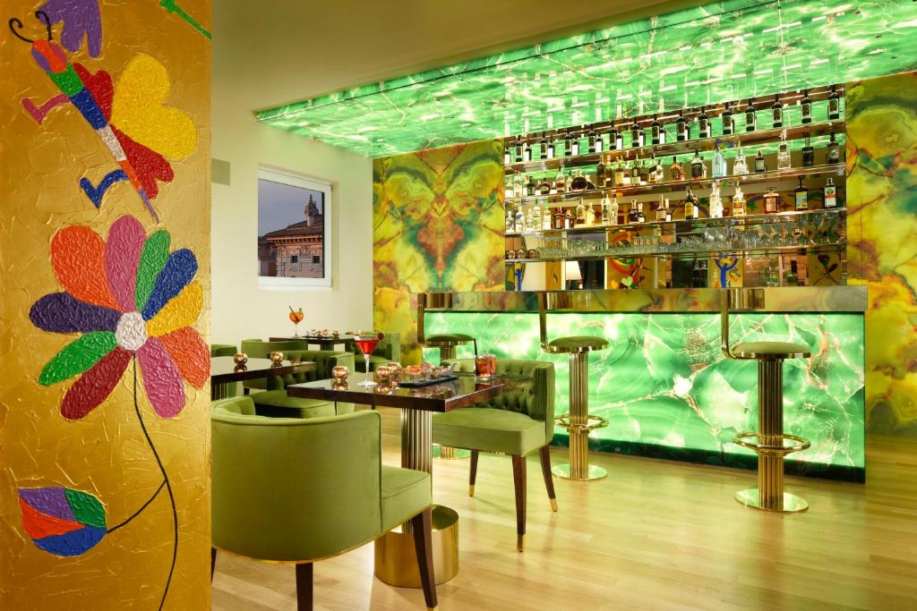 Bar/lounge