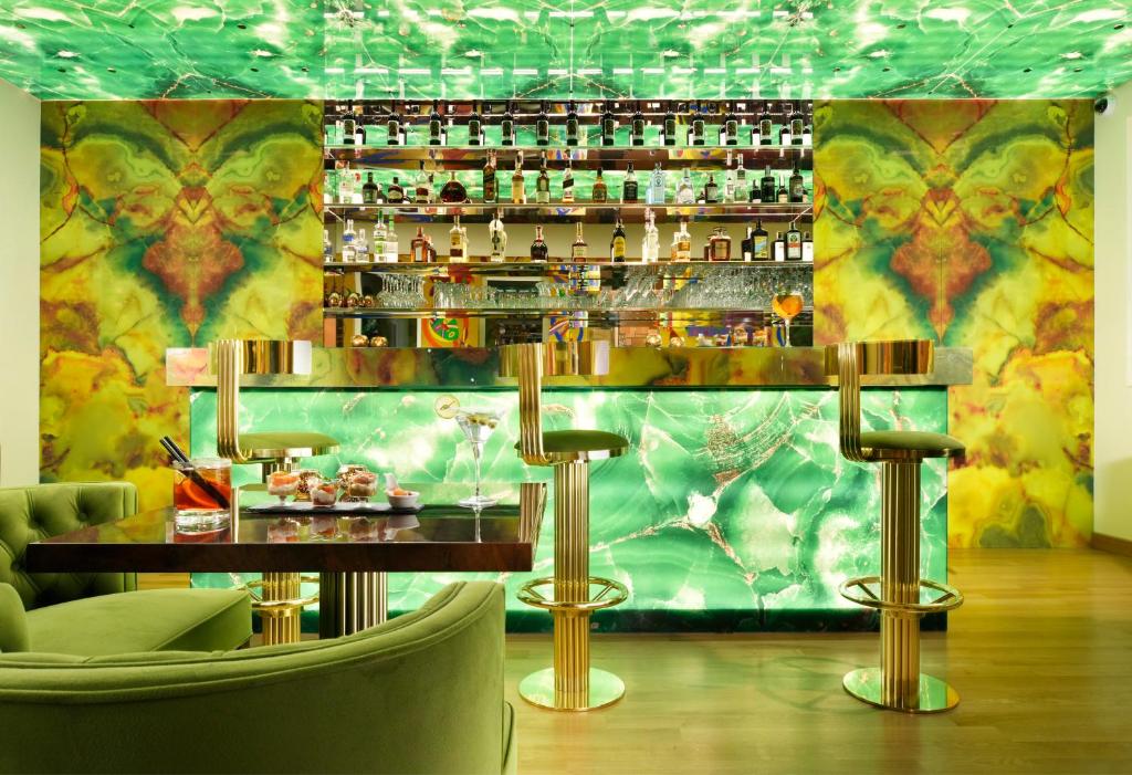 Bar/lounge