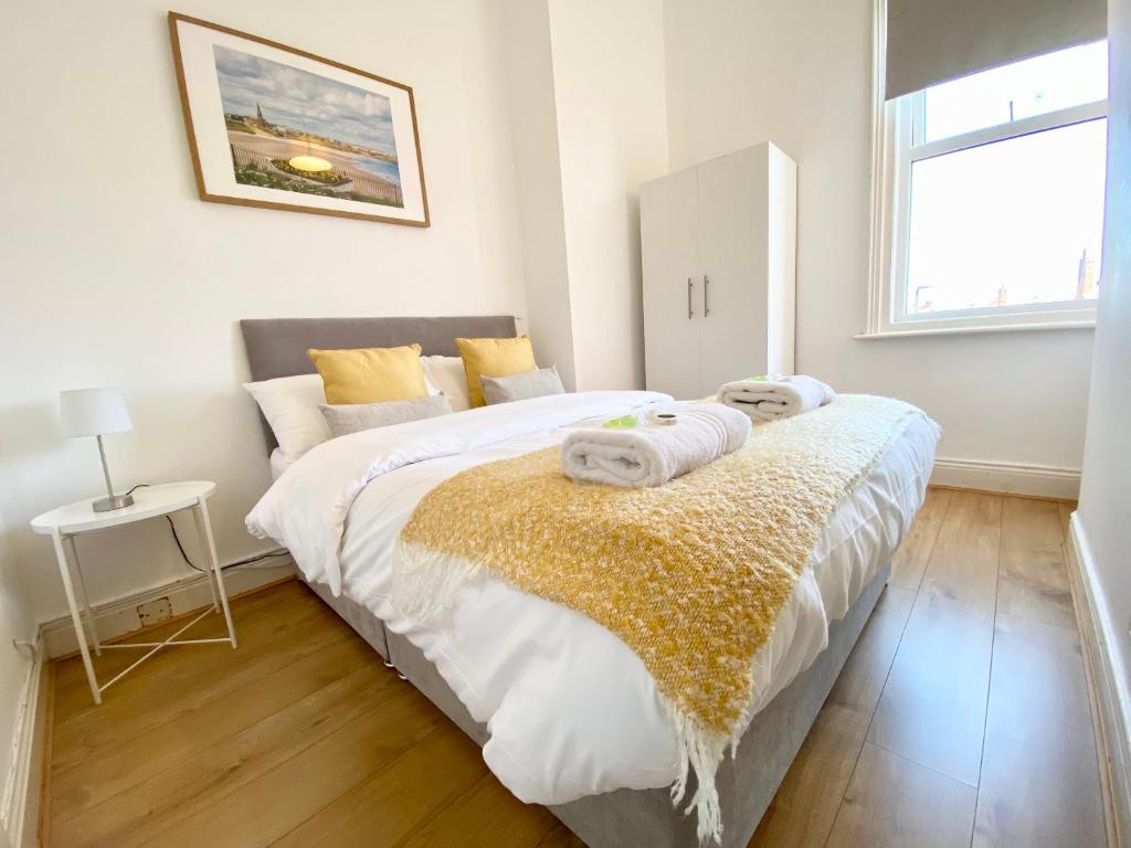 8 Margaret Road, Whitley Bay photo 2