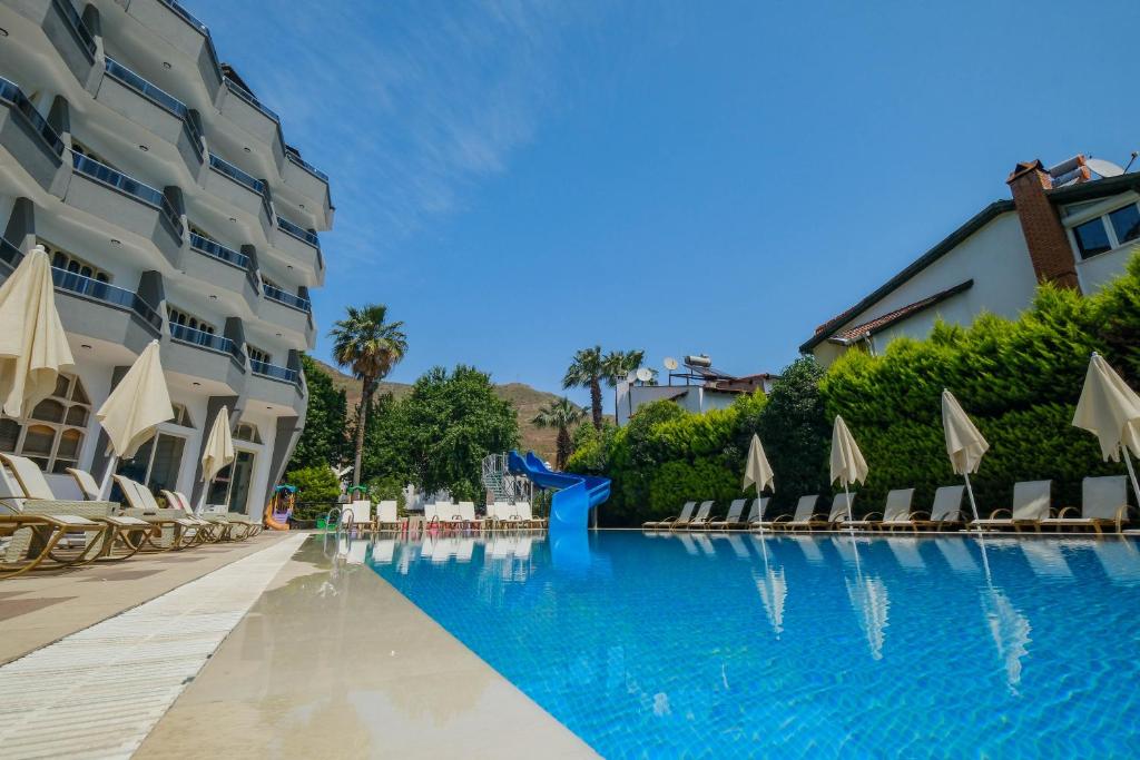 Club Selen icmeler — Swimming pool in İçmeler, Mugla