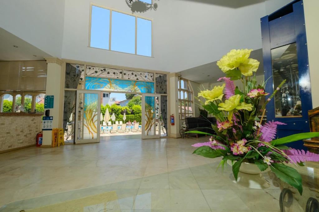 Club Selen icmeler — Hotel building in İçmeler, Mugla