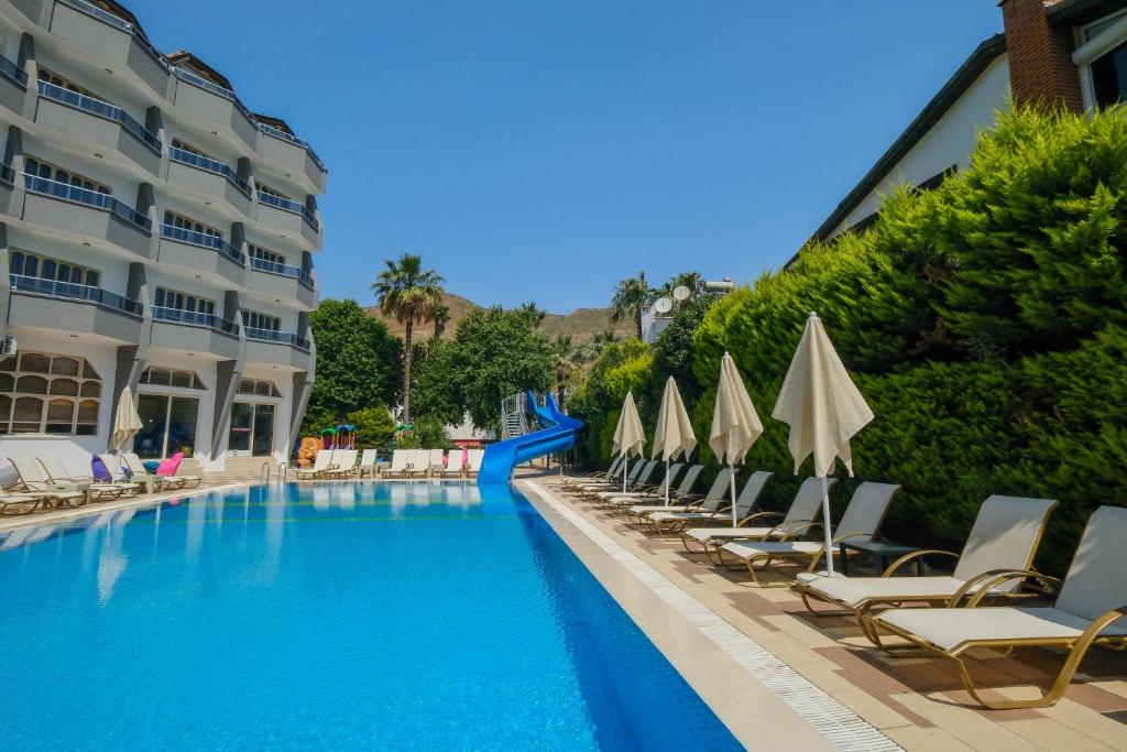 Club Selen icmeler — Swimming pool in İçmeler, Mugla