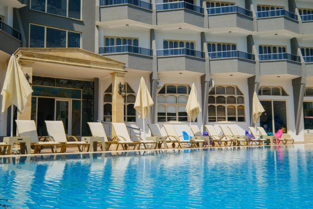 Club Selen icmeler — Swimming pool in İçmeler, Mugla