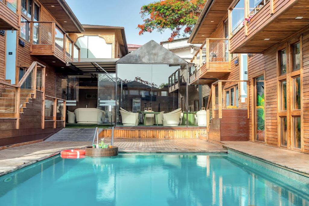 สระว่ายน้ำ