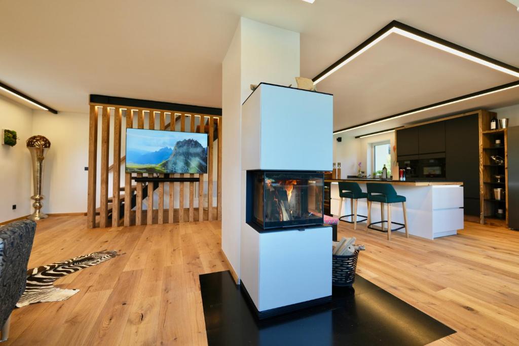 Lakeside Penthouse 16 - 3