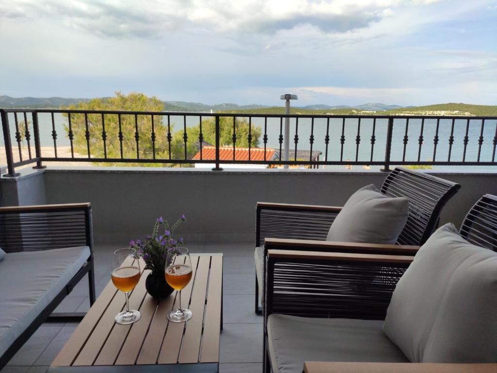 Apartmani Šara 2, Betina