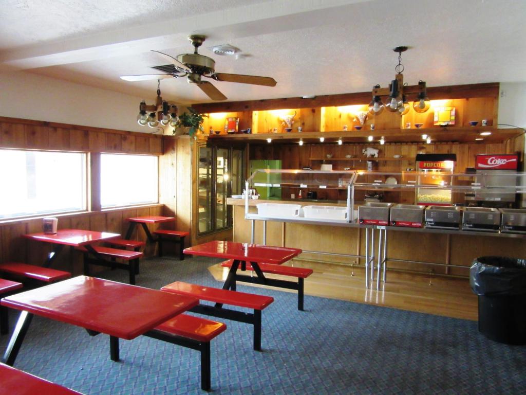 White Buffalo Hotel Photo 4