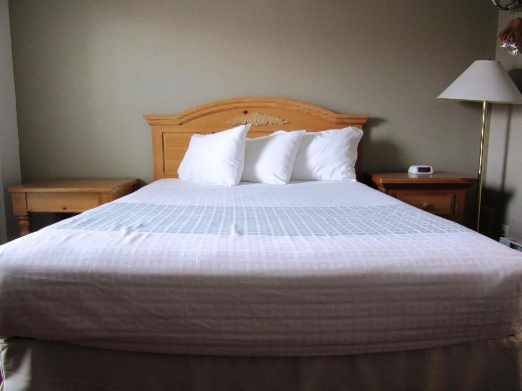 White Buffalo Hotel Photo 33