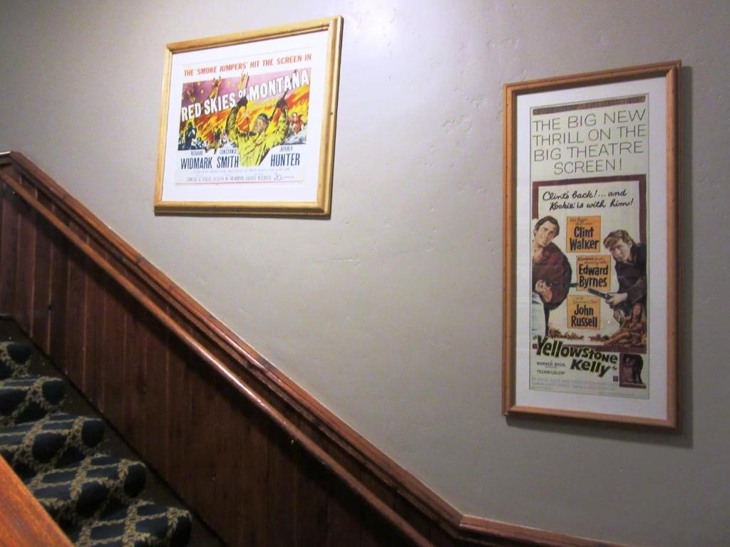 White Buffalo Hotel Photo 36