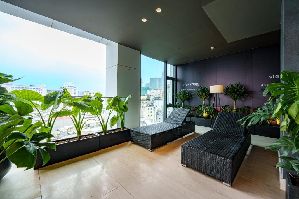 M Village黎聖宗旗下Signature (Signature by M Village Lê Thánh Tôn)