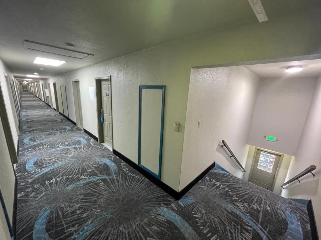 Days Inn by Wyndham Holladay photo