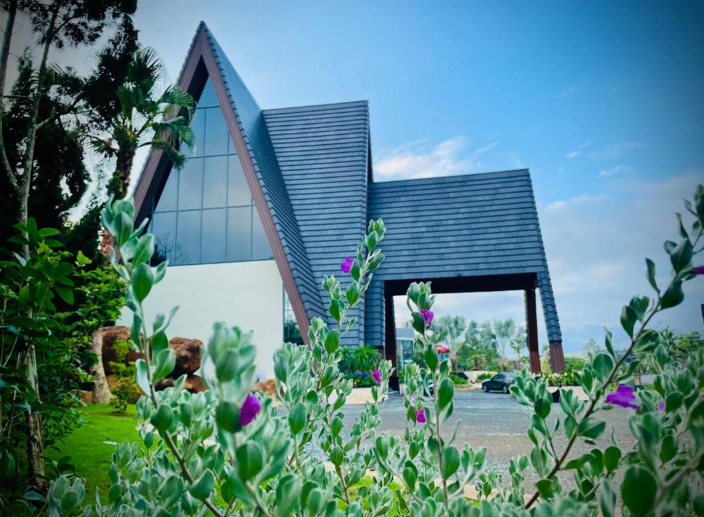 SUNFLOWER HOTEL & RESORT