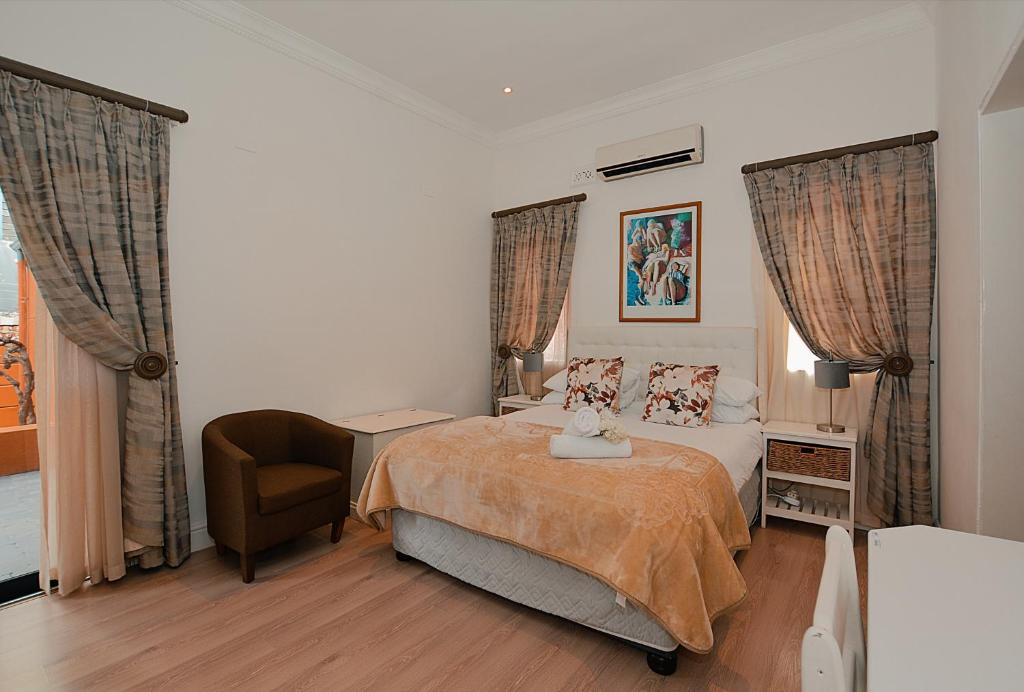 ALBATROSS SUITE photo