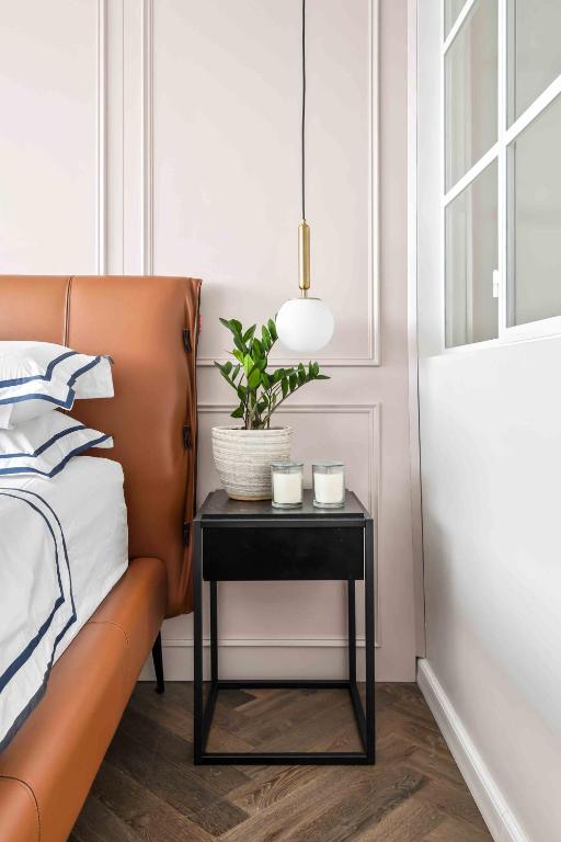 Elegant Duplex with Parking by Beachfront Stay, Herzelia