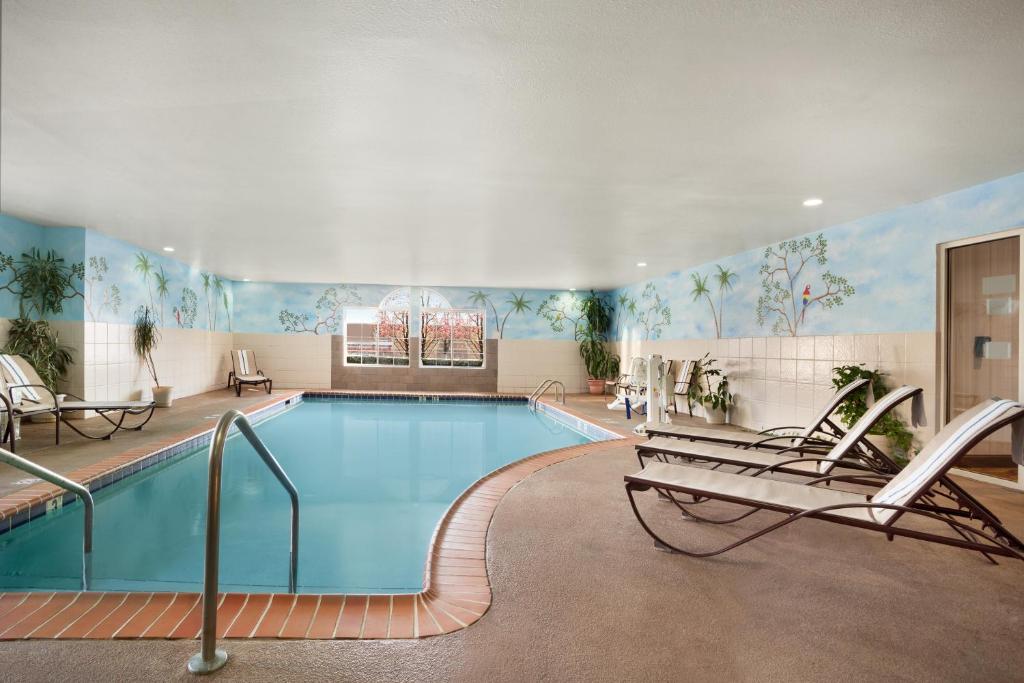 Country Inn & Suites by Radisson, Lexington, KY photo