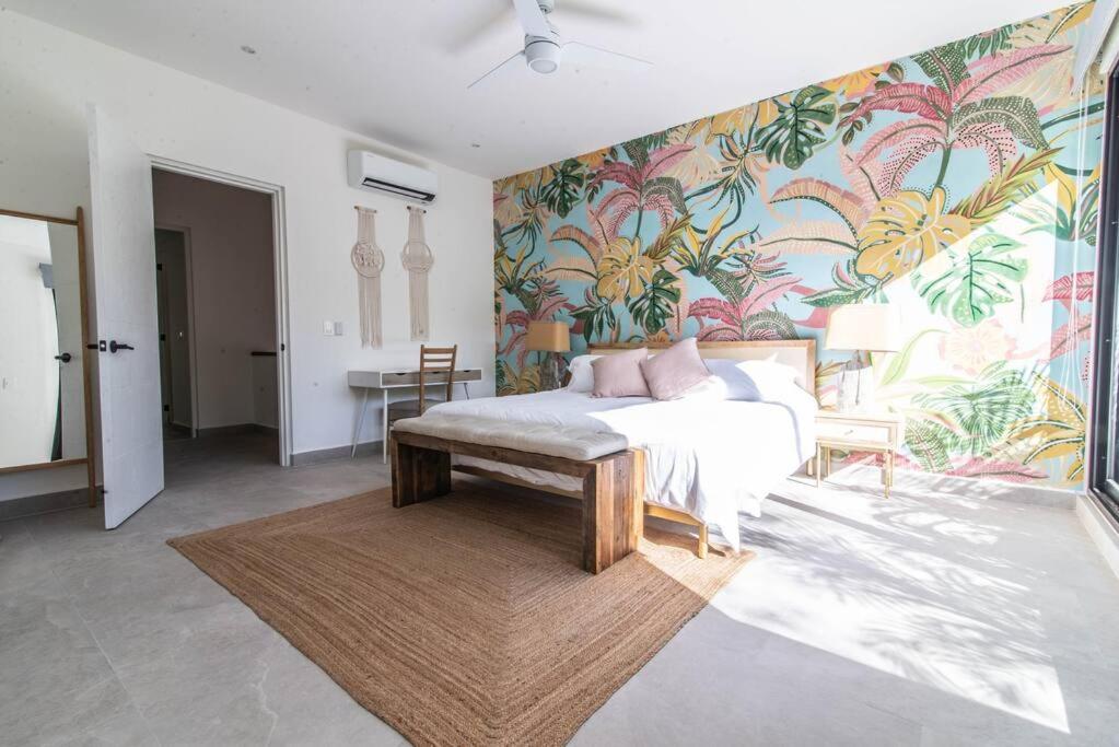 Beautiful 4BR, Up to 8 Guests, Private Pool, 10 min to Beach - 3