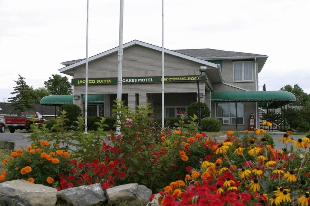 Seven Oakes Motel photo