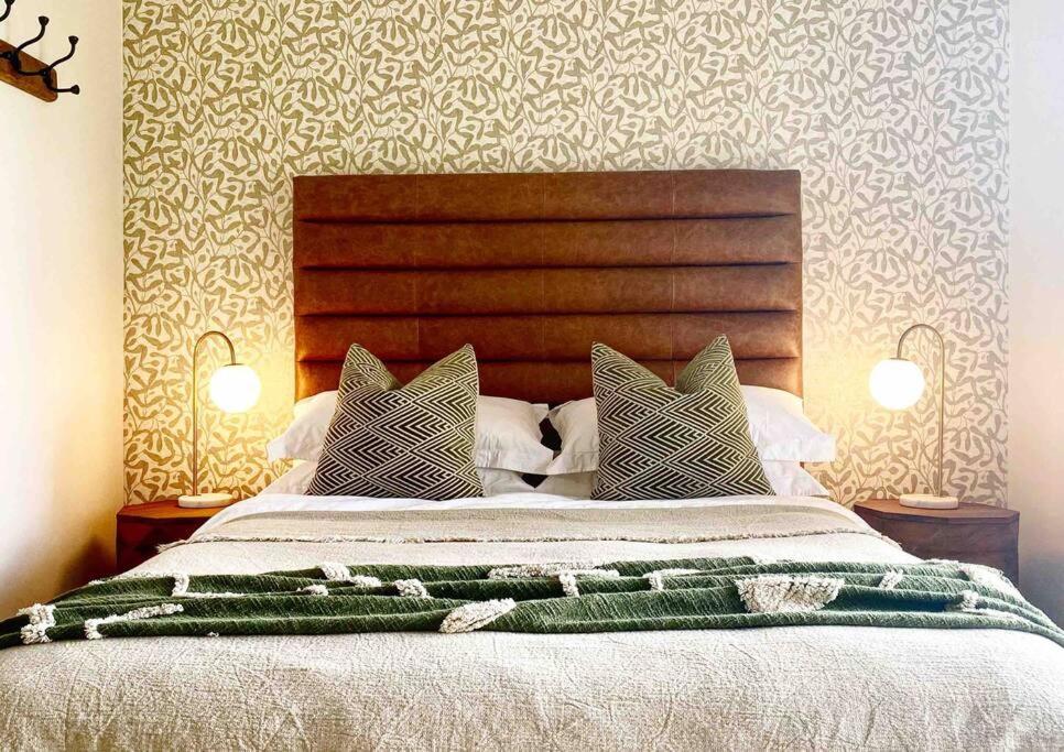 Skyfarm Studio -Luxury Farm Accommodation With Amazing Views