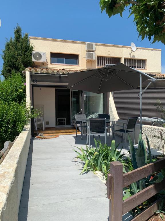 Chambre privée avec entrée indépendante dans héliovillage - 5