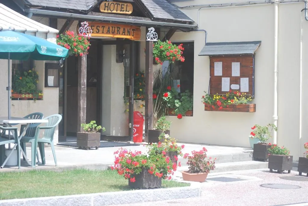 Hôtel Restaurant de la poste，位于Saint-Colomban-des-Villards的酒店