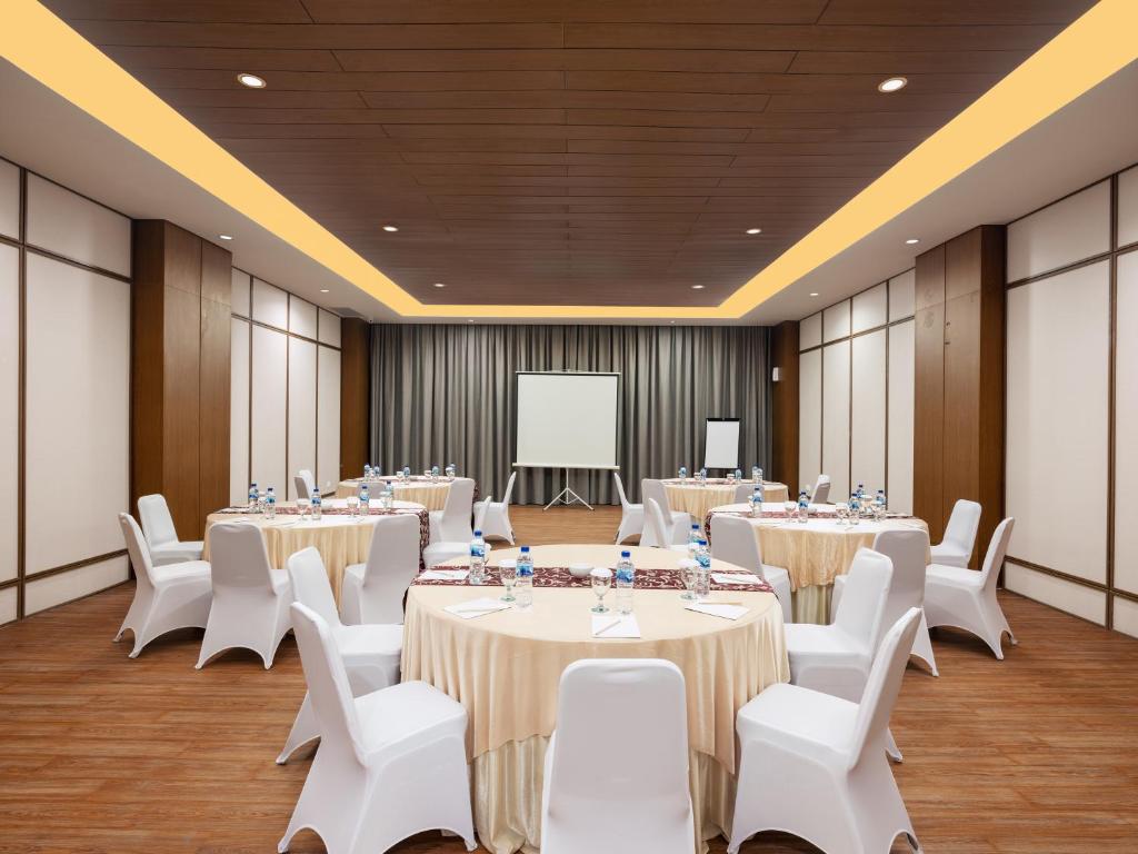 Hotel Santika Gunungkidul photo
