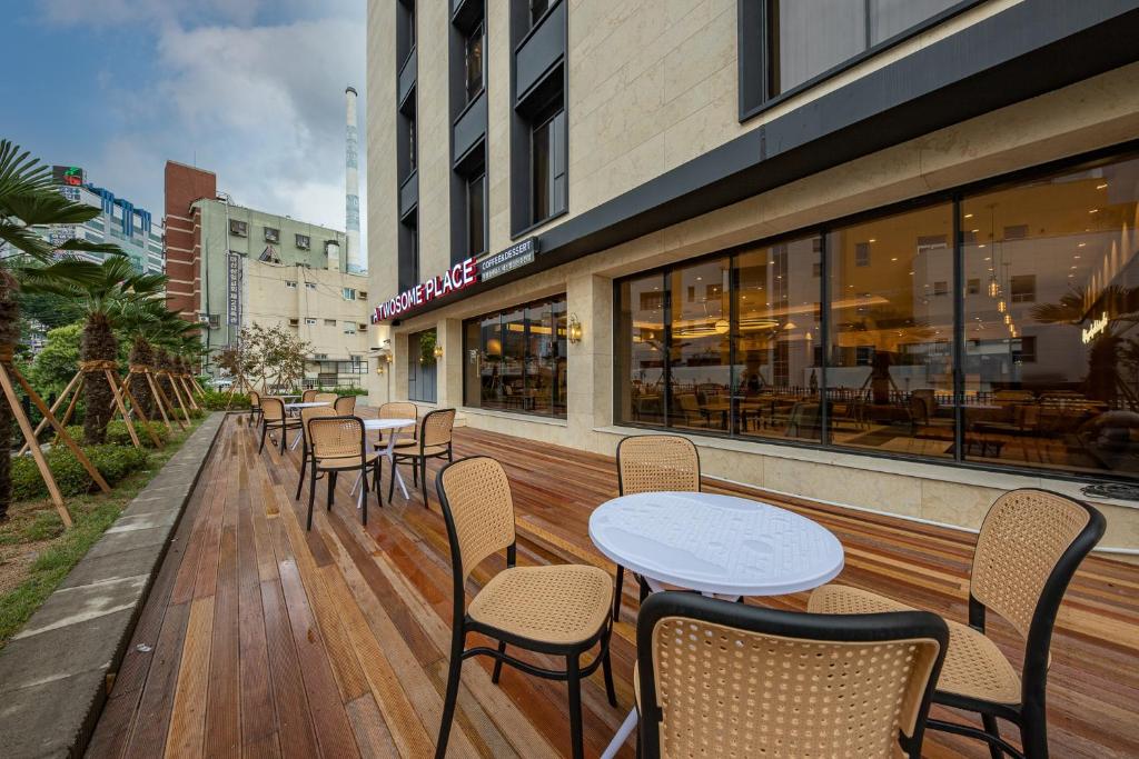 마산 데이지 호텔 침실