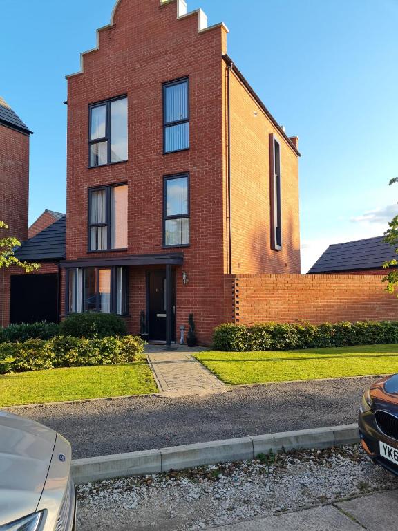 Mills Home Stays, Derby