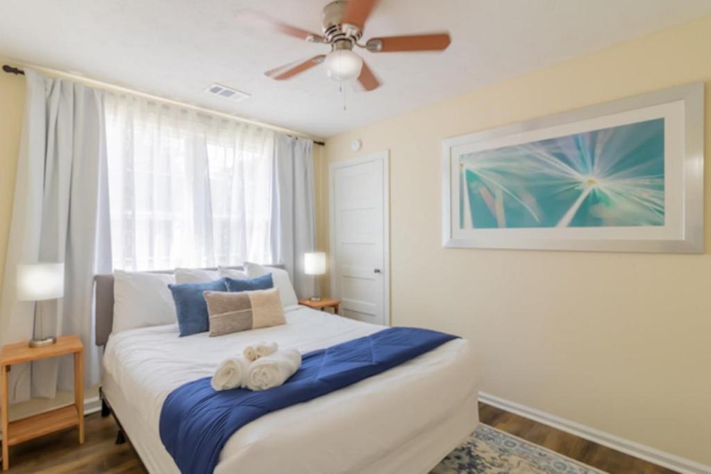 The Delightful Doubles- A & B- Centrally Located, Columbus